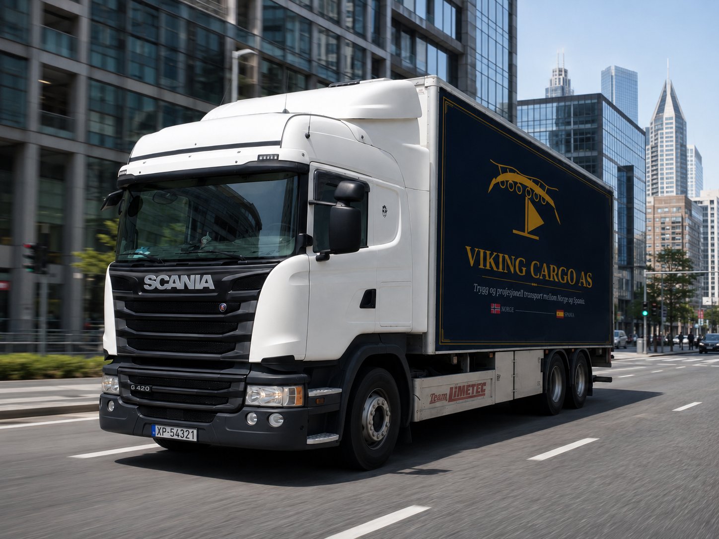 Viking Cargo skapbil med logo langs Middelhavskysten — transportrute Haugesund til Alicante